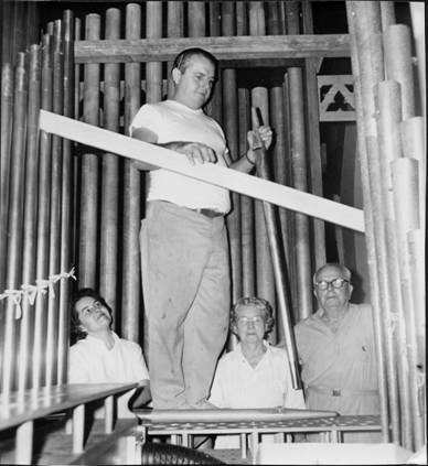 The Williams family during the 1966 rebuild of Opus 1173, First Presbyterian Church, Kilgore, TX